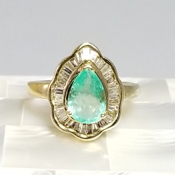 Genuine 14kt Columbian Emerald & Dia Ring  Sz 7 - Picture 6 of 8